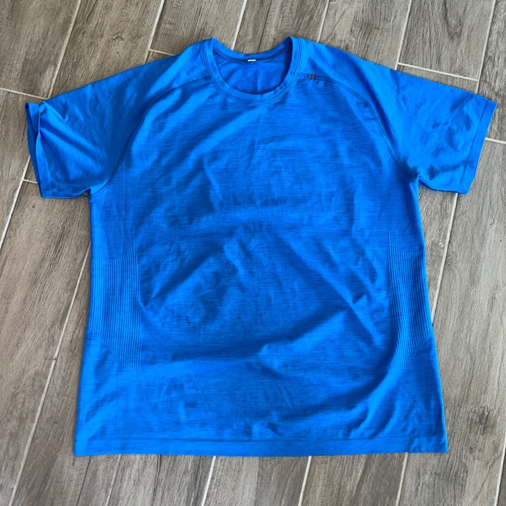 Lululemon Metal Vent Tech tshirt